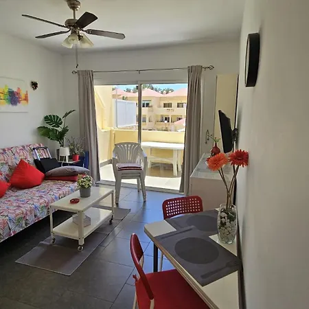 Cozy And Sunny With Everything Need, Great Location Apartament *